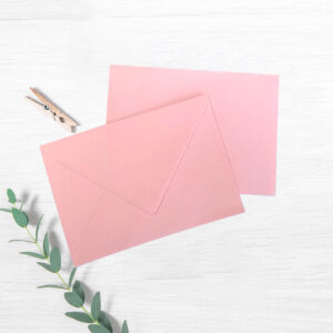Lyserød konvolut (C6 162x229)